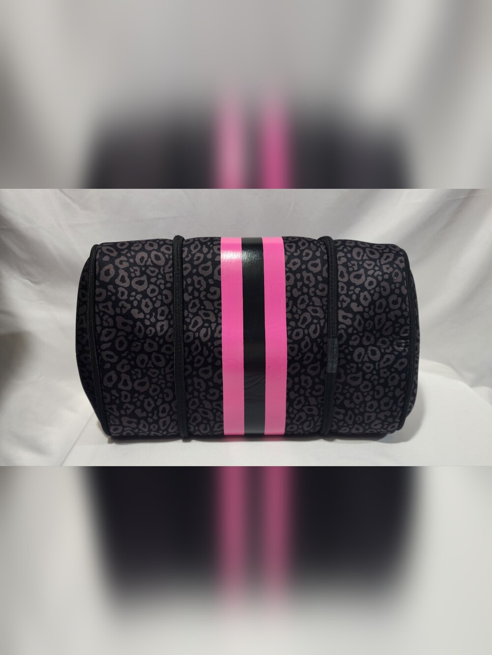Glitzy Girlz Boutique Black Leopard Neoprene Tote w/ Pink Stripe Matching Pouch - Picture 10 of 13